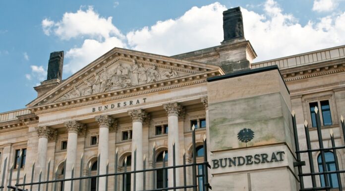 Bundesrat lehnt geforderte Streichung der Umsatzsteuerbefreiung auf die Management Fee ab