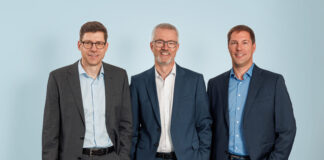 Das Management-Team von SciRhom - von links nach rechts: Dr. Jens Ruhe, Managing Director & COO; Dr. Jan Poth, Managing Director & CEO; Dr. Matthias Schneider, CSO. (c) SciRhom, Fotograf: Paul Paulsen