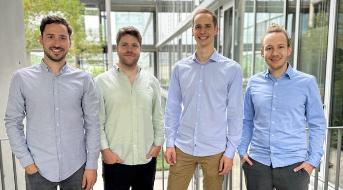 Das Symphera-Gründerteam (v.l.n.r.): Conrad Heid, Nico Weigand, Philipp Preißler, Thomas Wegele. (c) Symphera