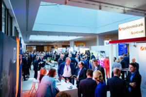 Networking auf dem Deutschen Insolvenzverwalterkongress in Berlin (c) Alexander Zehrer/VID.