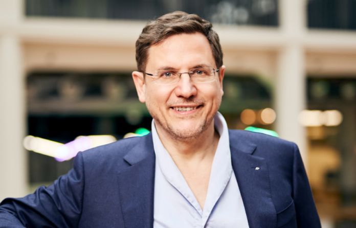 Carsten Kraus ist von BAND zum Business Angel des Jahres 2024 ausgezeichnet wurden (c) BAND